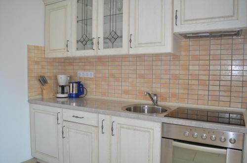 带阳台的两卧室公寓