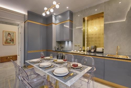 Demartini Palace Luxury Apartment