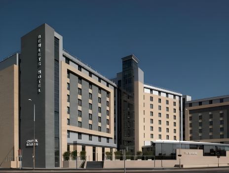 Clayton Hotel, Leeds