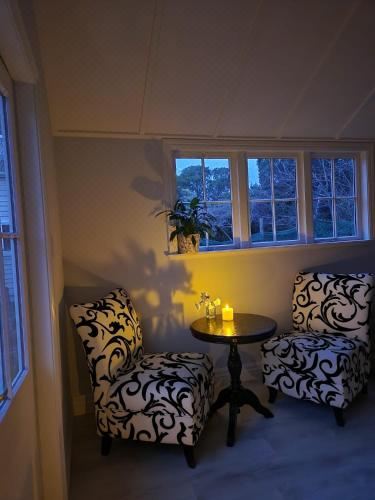 Petite on Regent Studio Apartment