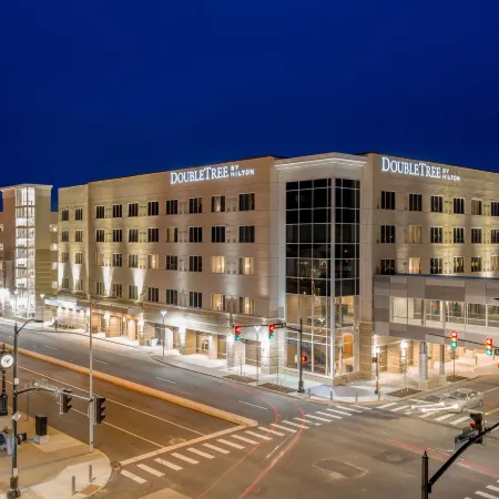 DoubleTree by Hilton Evansville