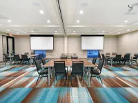 Home2 Suites by Hilton Beloit Ξενοδοχεία στην πόλη Beloit