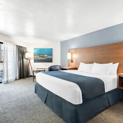 Franklin/Hilyard Room, 1 King Bed Hayward Inn Promo Code
