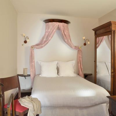 Comfort Double Room with Bathtub Hôtel du Manoir Promo Code