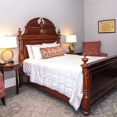 Classic Queen Room East Bay Inn, Historic Inns of Savannah Collection Promo Code