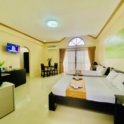 Deluxe Room The Q Hotel Promo Code
