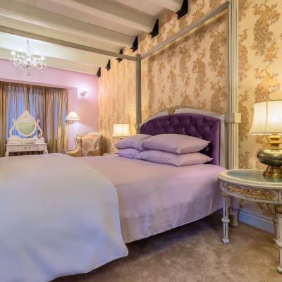 Premier Double Room, 1 King Bed, Bathtub, Mountain View Kent Cottage Promo Code