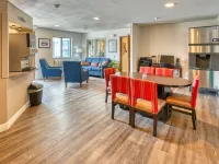 Yellowstone River Inn & Suites