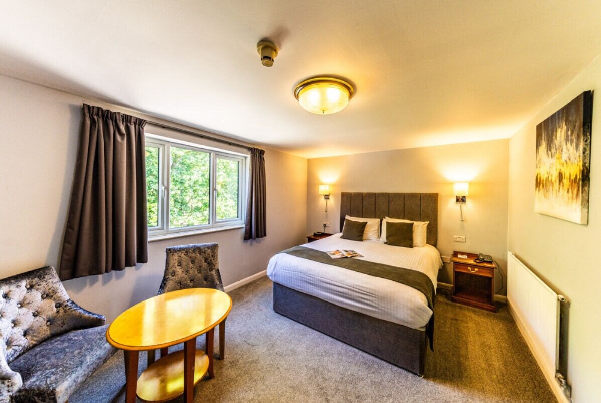 豪华特大床房（园景）