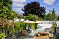 The Black Sheep Backpackers Hotels in 