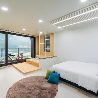 룸 102 (원룸 풋바스) Tongyeong Barabom Pension (New Ocean View) 쿠폰