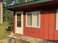 Charming Motel in Lovells 3 Bedroom 3 bath Full Kitchen feet away  AuSable River