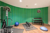Holiday Inn Express & Suites CORONA by IHG