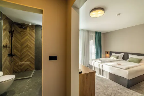 Acacia Hotel