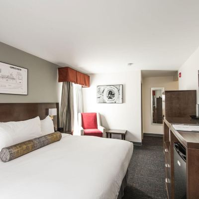 Deluxe Double Room, 2 Double Beds Edgewater Hotel Promo Code