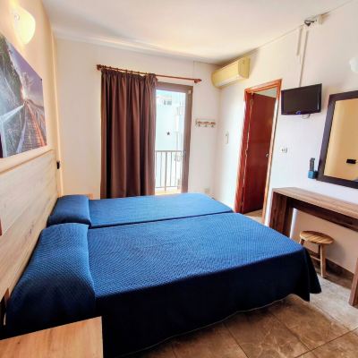 Twin Room Hostal Horizonte Promo Code