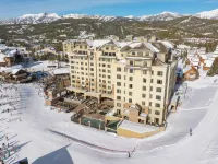 Summit Hotel at Big Sky Resort