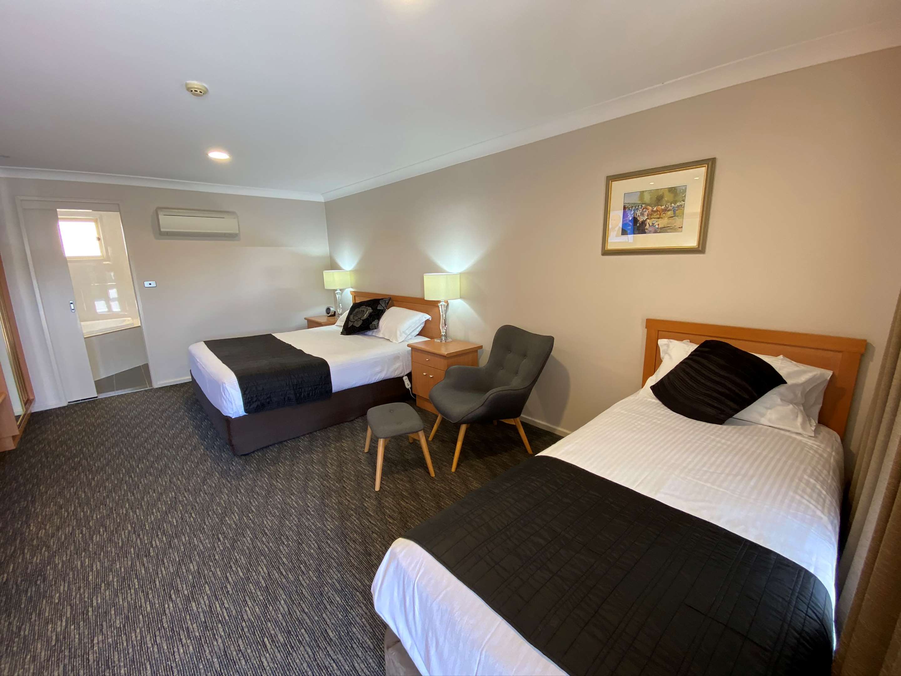 高级双床间 - 带Spa浴缸