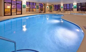 La Quinta Inn & Suites by Wyndham des Moines West Clive