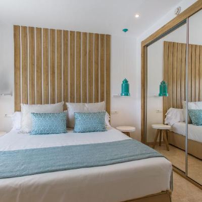 One-Bedroom Suite (2 Adults + 1 Child) Zafiro Palmanova Promo Code