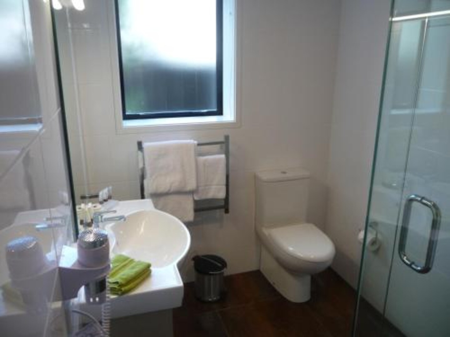 标准双人床一室房