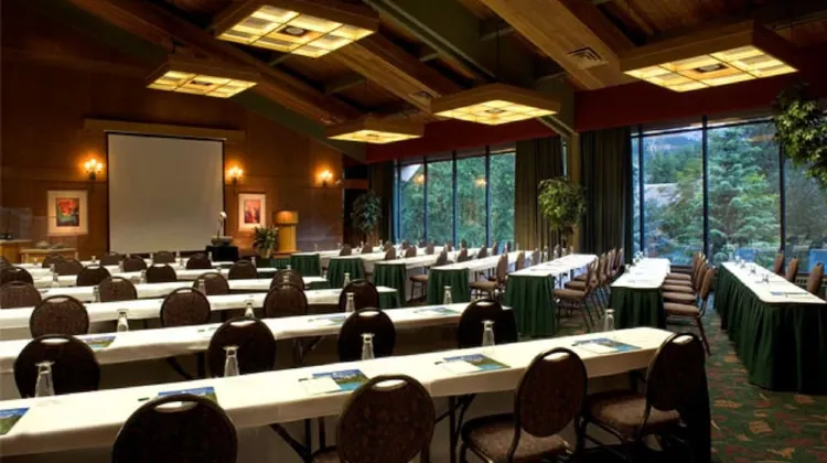 バンフ パーク ロッジ 施設