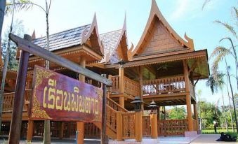 Nongwuaso Resort - Housity