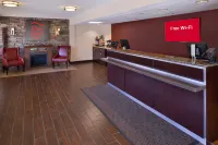Super 8 by Wyndham Deerfield - Northbrook