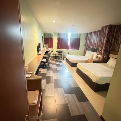 Bilik Keluarga Kupon Hotel Midtown Villa