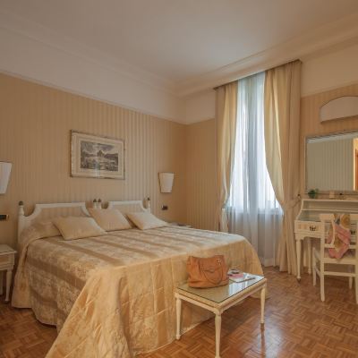 Standard Matrimonial Room Hotel Cecil Rome Promo Code