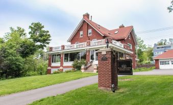 GG Barnum Mansion - Housity