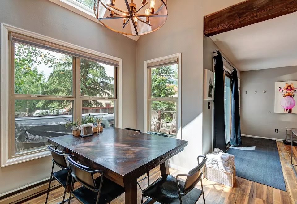 奢华热水浴缸和宽敞生活区-迷人维多利亚休闲屋