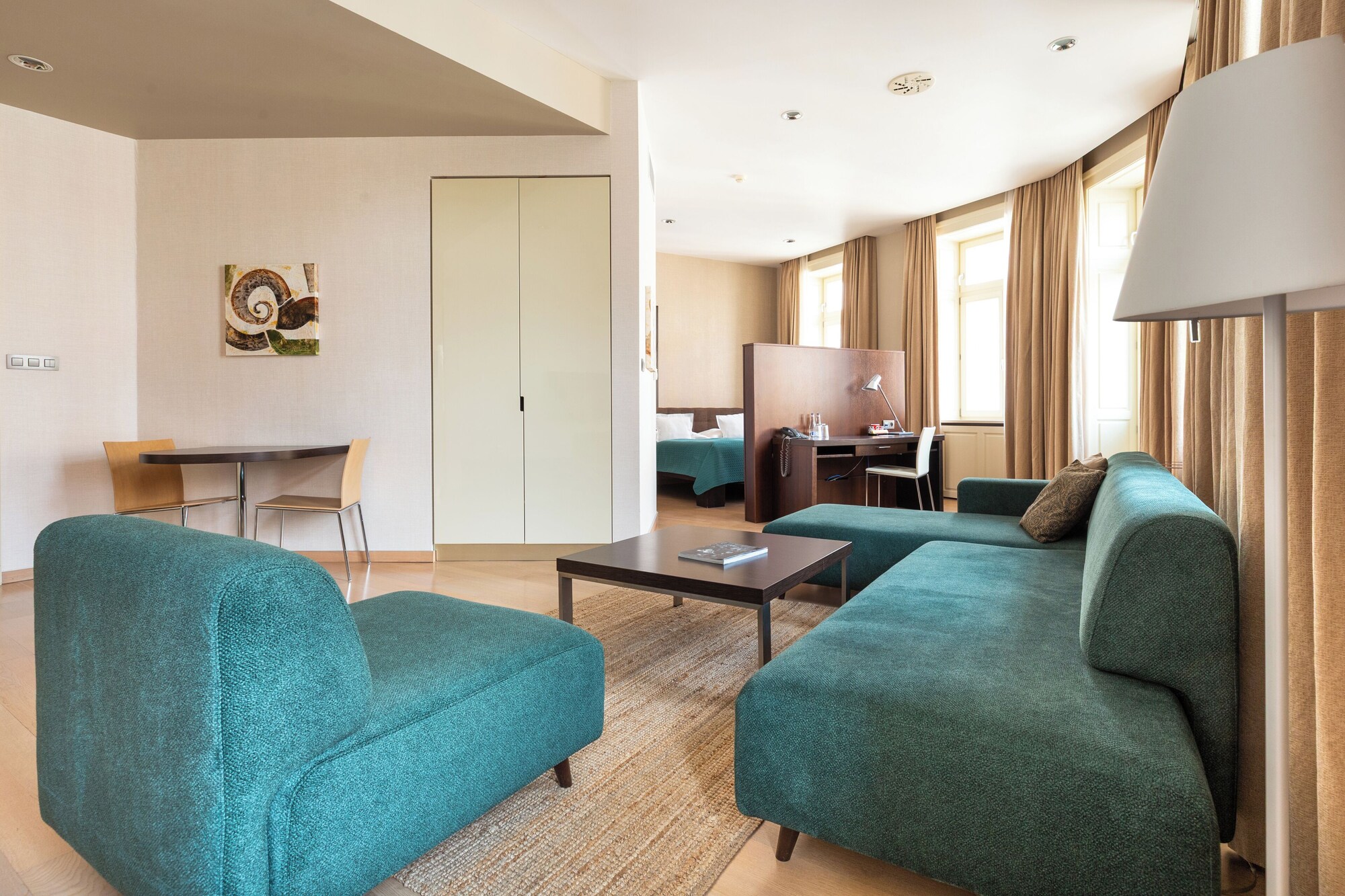 豪华双床或双人房，无烟，带小厨房