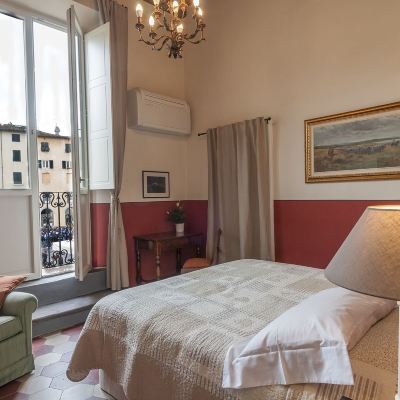 Double Room with Balcony B&B Arena di Lucca Promo Code