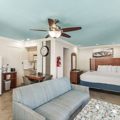 Gulf Front King Suite with Balcony and Sofa Bed Plaza Beach Hotel - Beachfront Resort Promo Code