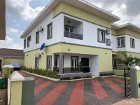 Abeokuta Shortlet Homes and Apartments Hotele w: 