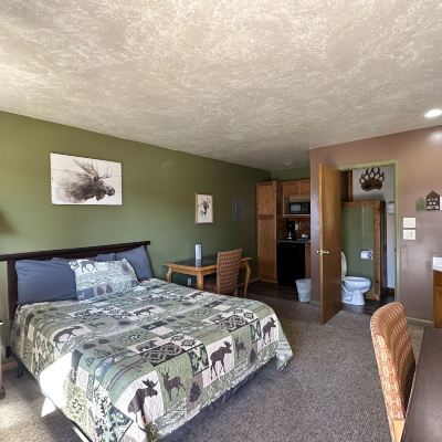 Standard Queen Cabin Moosehead Lodge & Cabins Promo Code
