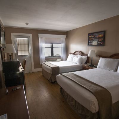 Deluxe Room, 2 Double Beds, Balcony Inn on The Hudson Promo Code