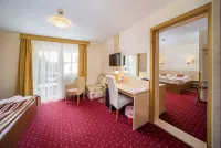 Hotel Piroska Hotels in 