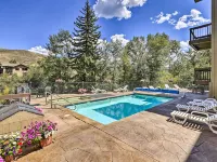 Private Ski Retreat in Avon: Eagle River Views! Hotele w: Eagle-Vail