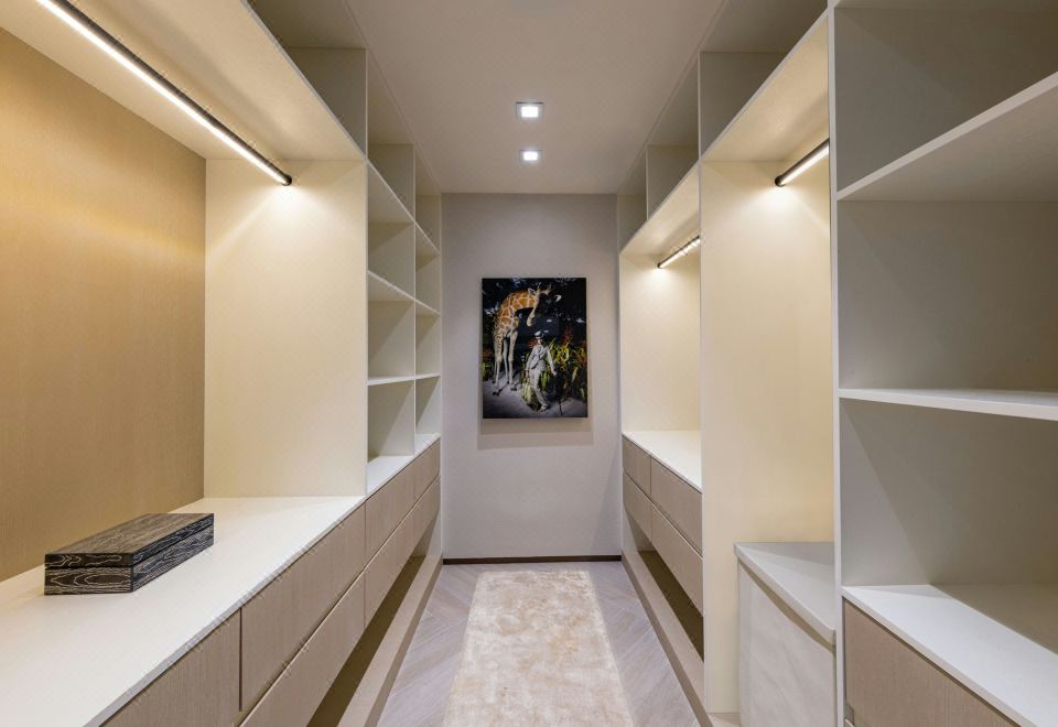 頂層1，三臥室錯層套房，屋頂泳池景