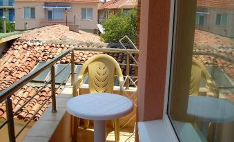 Studio in Pomorie, with Furnished Terrace and Wifi Near the Beach