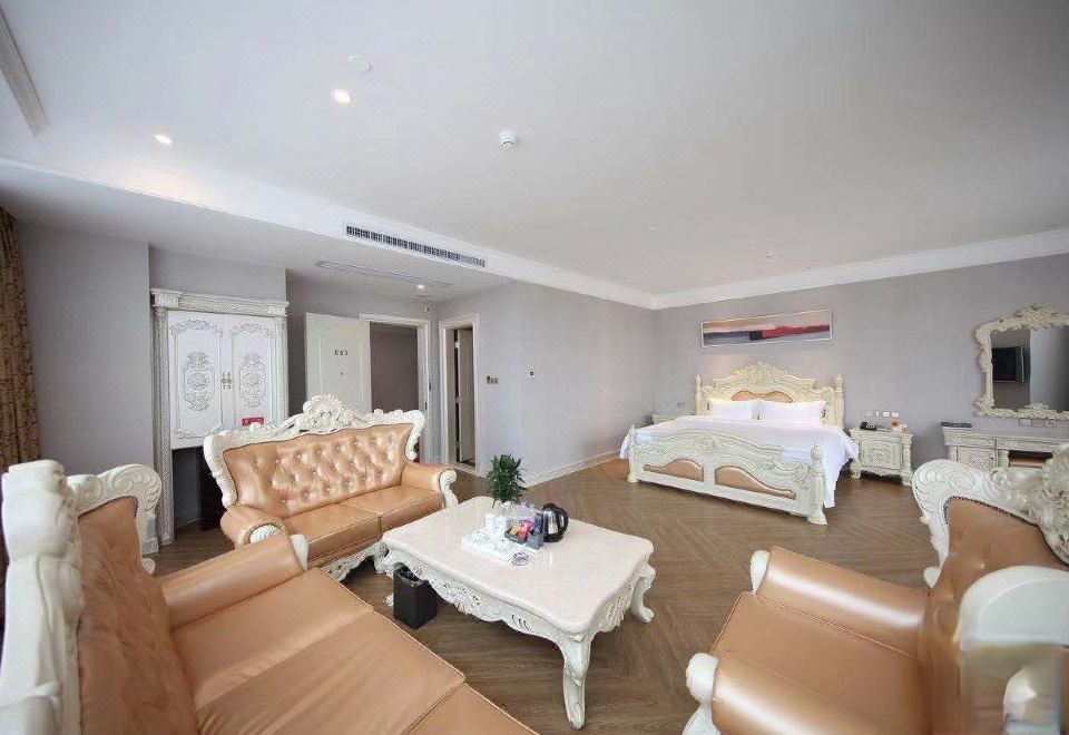 行政大床房（ 超大床+全景落地窗）