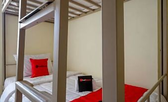 RedDoorz Hostel Near Kota Lama Semarang