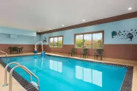 Howard Johnson by Wyndham Waterloo/Cedar Falls