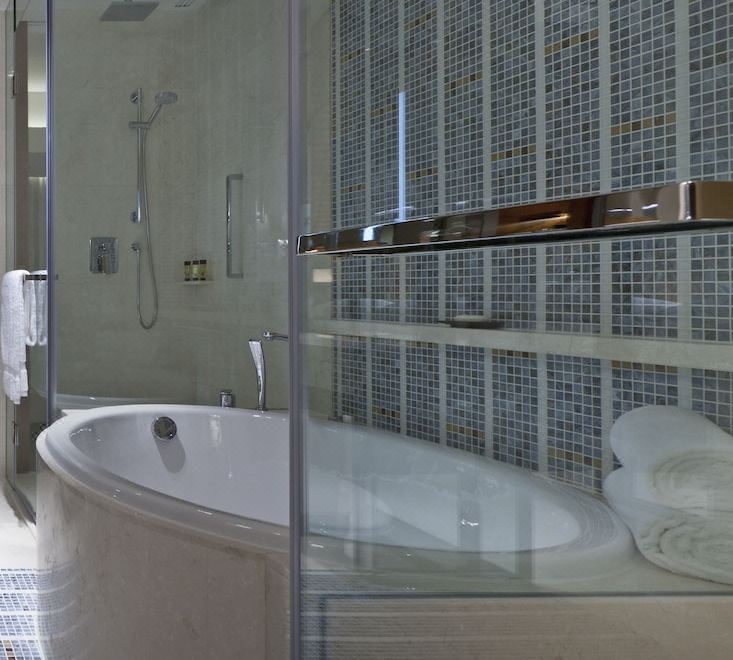 豪华特大床房（智能投屏）