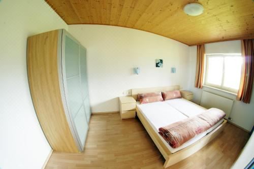 带阳台的两居室公寓top 1