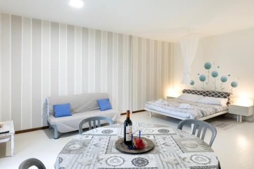 We Home - Riccione Loft Altavilla Apartment with Garden View