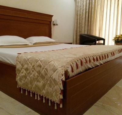 Standard Double or Twin Room Paramount Inn Promo Code