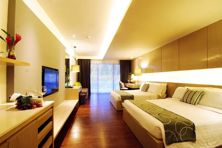 ห้องดีลักซ์วิวพระอาทิตย์ตกดินพร้อมวิวสระว่ายน้ำ